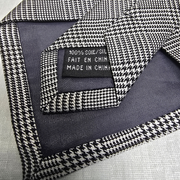 Comseta HoundstoothSophisticated Black and Gray Diagonal Pattern Tie - Picture 7 of 7